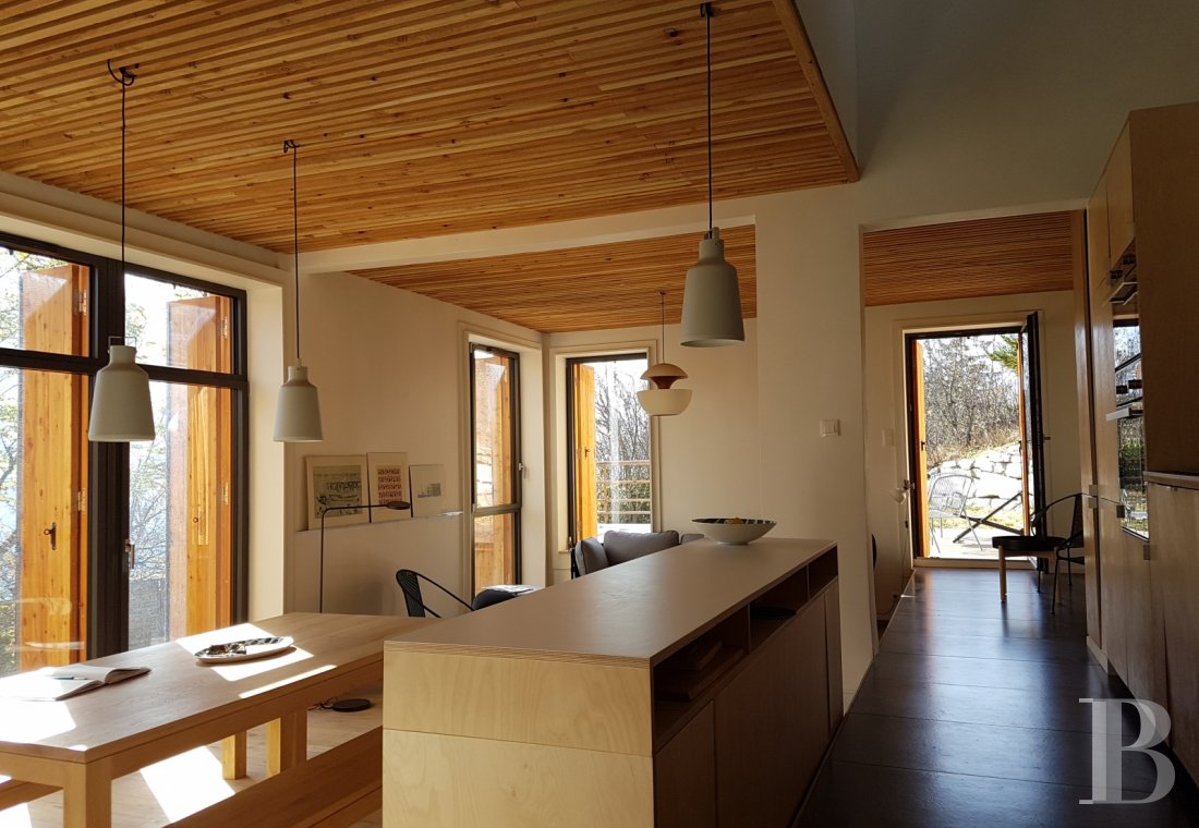 A contemporary chalet overlooking the Durance valley in the south-west of Briançon - photo  n°4