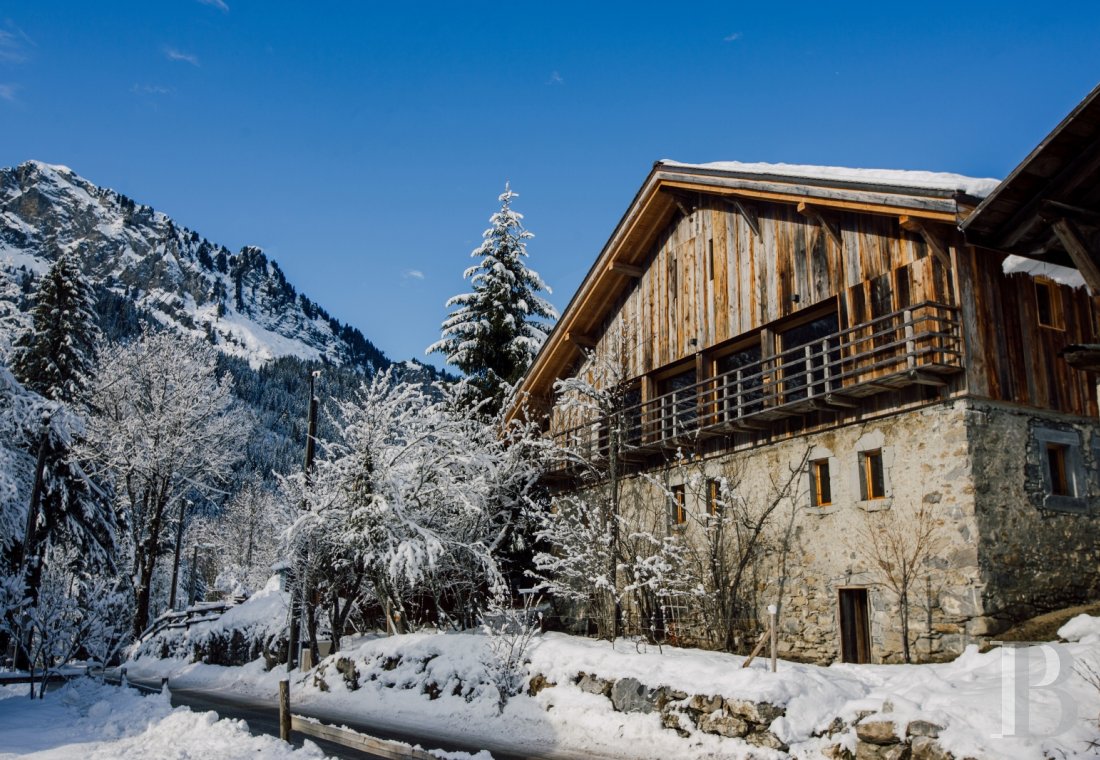 An 18th century farmhouse for large families or groups of friends  in the Channel valley, near Morzine - photo  n°2