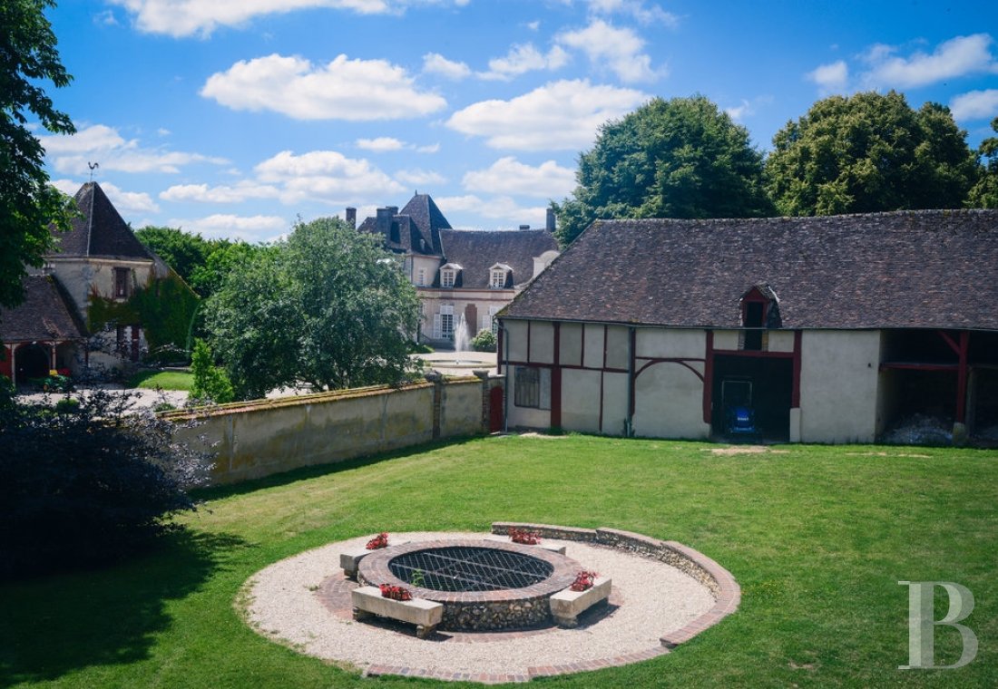 A 17th century chateau open to all arts and cultures in Yonne, Burgundy - photo  n°5