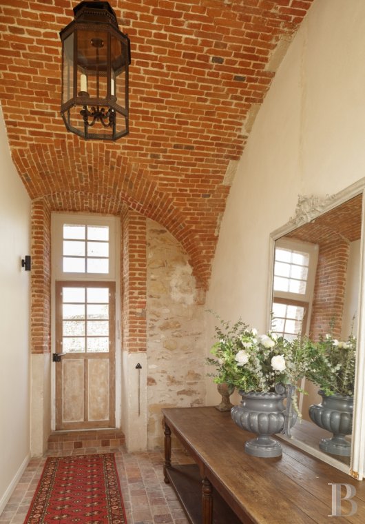A 17th century chateau's outbuildings transformed into guest suites near to Fontainebleau - photo  n°6