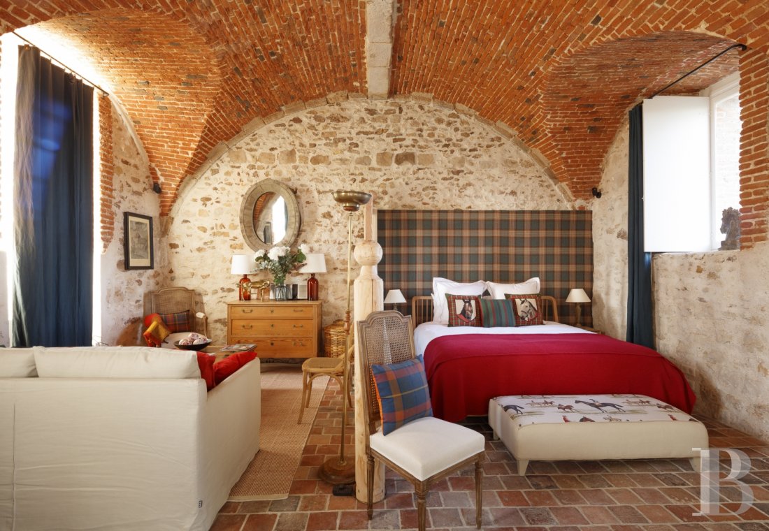 A 17th century chateau's outbuildings transformed into guest suites near to Fontainebleau - photo  n°14