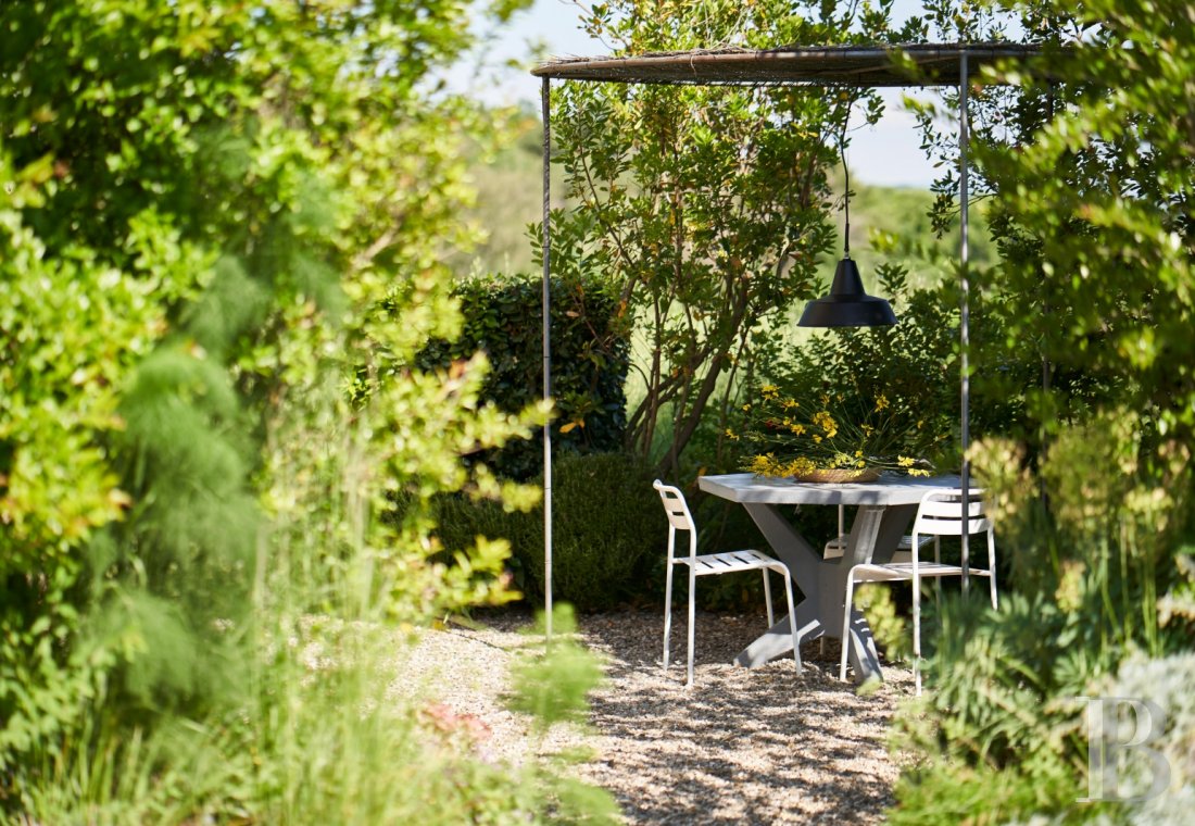 A former farmhouse inspired by design and transformed into guest cottages  in Tuscany, to the north of Siena - photo  n°12