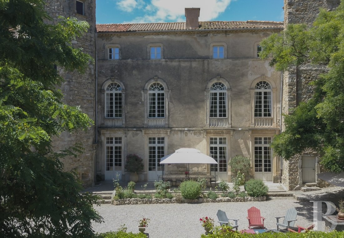 In Minervois, a former 12th century fortress transformed into a comfortable home - photo  n°7