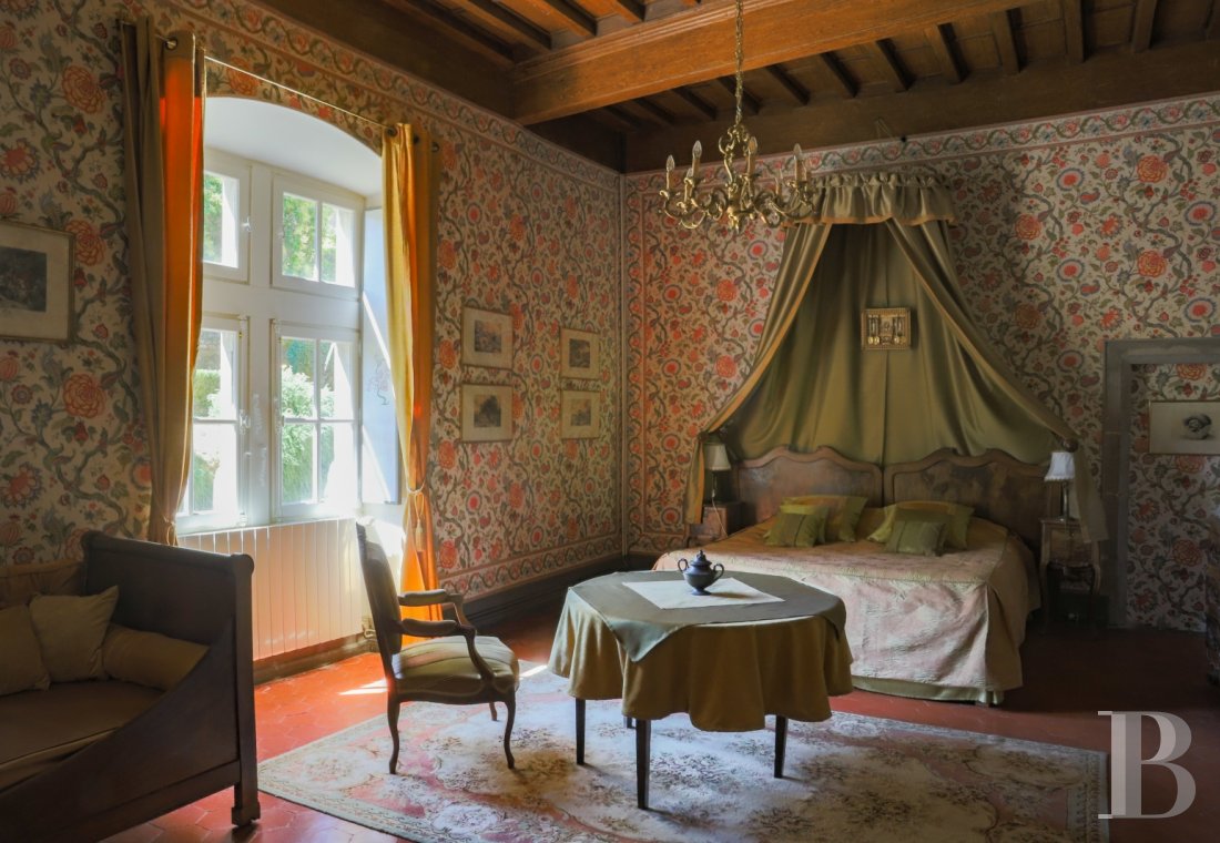 In Minervois, a former 12th century fortress transformed into a comfortable home - photo  n°32