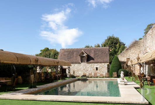 A princely chateau dedicated to organising luxurious events  to the north of the Yvonne, not far from Paris - photo  n°8