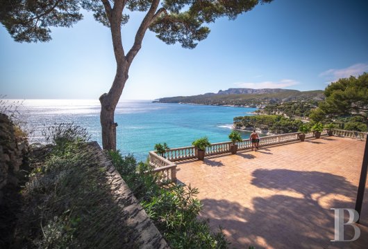 A estate with sixty hectares of land and only the Mediterranean on the horizon in Cassis - photo  n°6