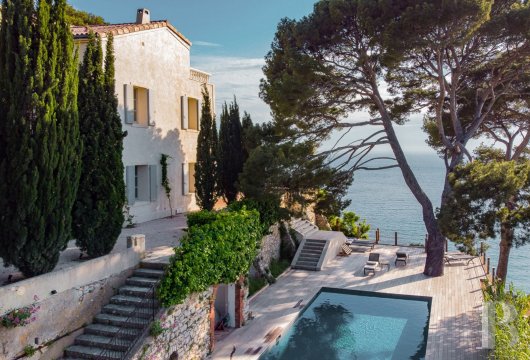 A estate with sixty hectares of land and only the Mediterranean on the horizon in Cassis - photo  n°3