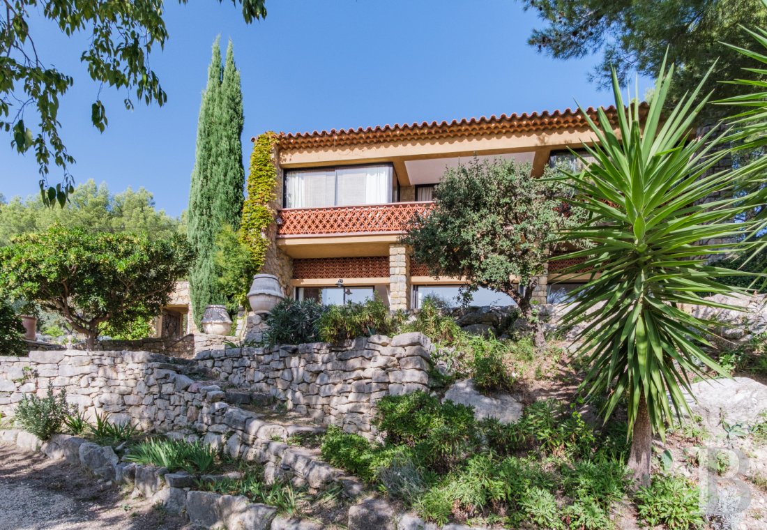 A 1960's architect's house hidden in the hills of Sanary-sur-Mer in the Var - photo  n°23