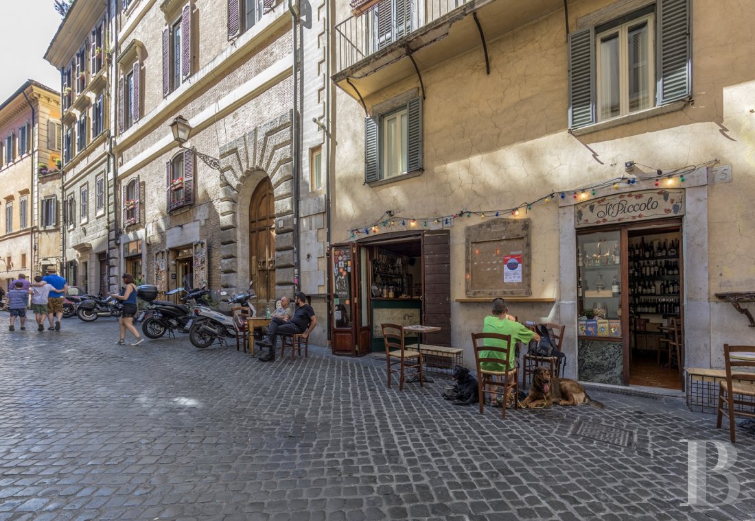 An apartment in a 16th century palazzo very close to Piazza Navona in Rome - photo  n°2