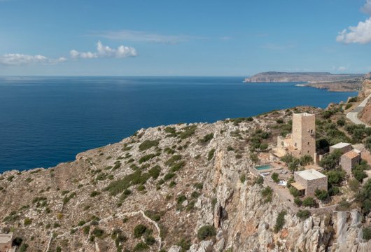 An old tower house transformed into an intimate hotel with expansive views of the Mani peninsula, to the south of the Peloponnese - photo  n°3