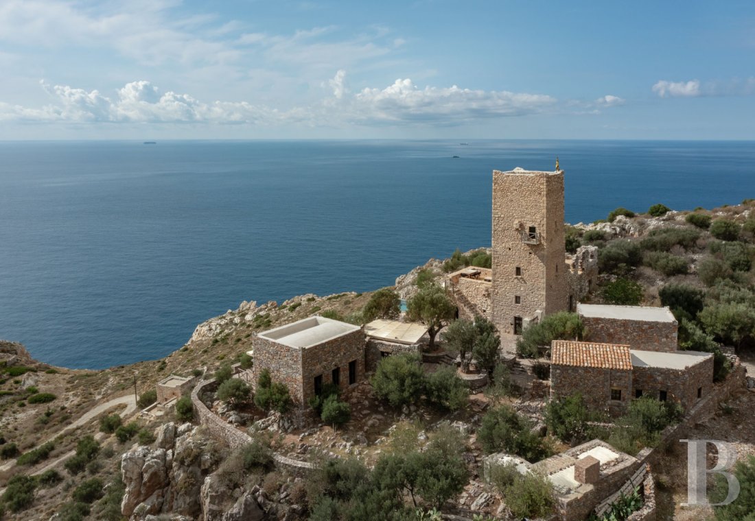 An old tower house transformed into an intimate hotel with expansive views of the Mani peninsula, to the south of the Peloponnese - photo  n°36
