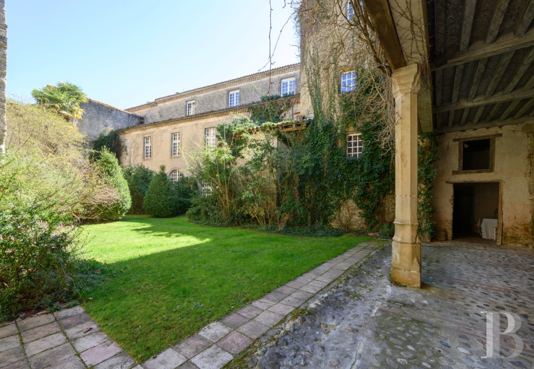 chateaux for sale France midi pyrenees   - 12