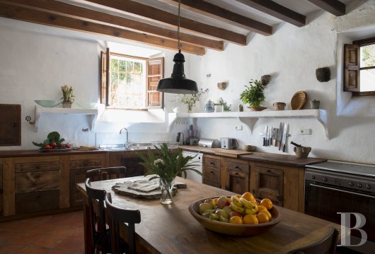 A traditional house on the edge of the village of Deià, on the island of Majorca - photo  n°24