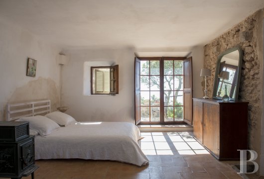 A traditional house on the edge of the village of Deià, on the island of Majorca - photo  n°17