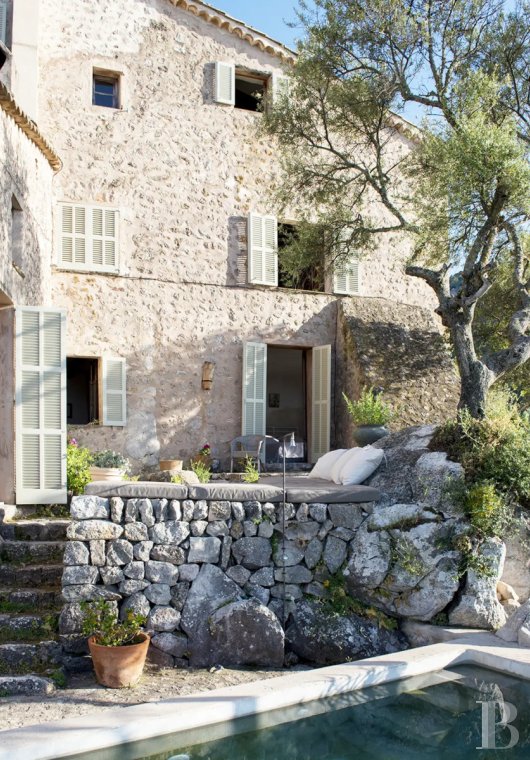 A traditional house on the edge of the village of Deià, on the island of Majorca - photo  n°7