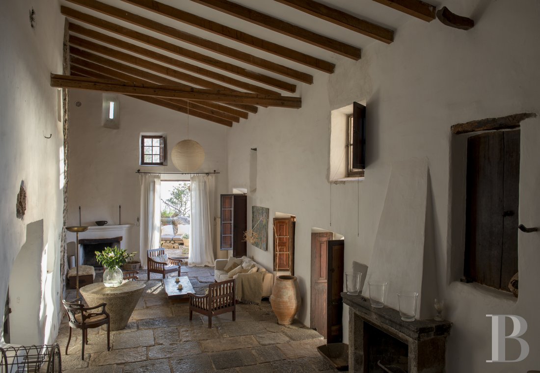 A traditional house on the edge of the village of Deià, on the island of Majorca - photo  n°14