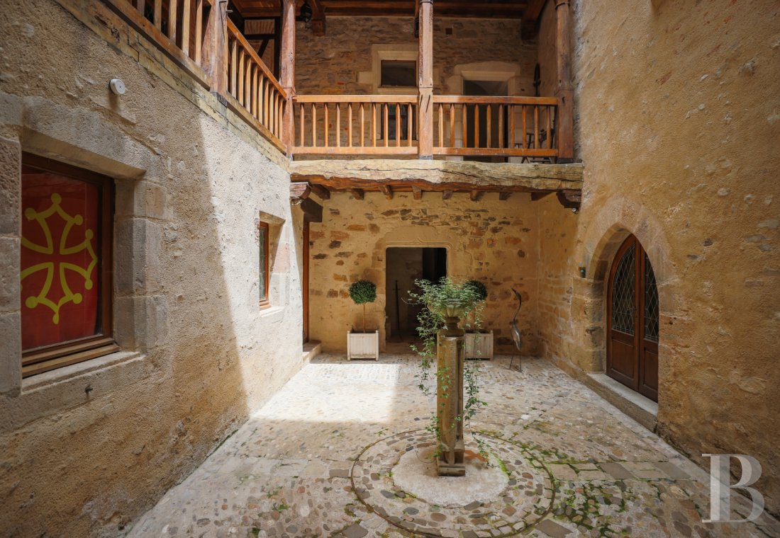 A 15th-century house restored to its former glory in Cordes-sur-Ciel, Tarn - photo  n°5