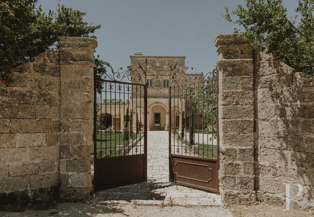 A former watch tower transformed into an elegant patrician residence in Puglia, near to Nardo - photo  n°41