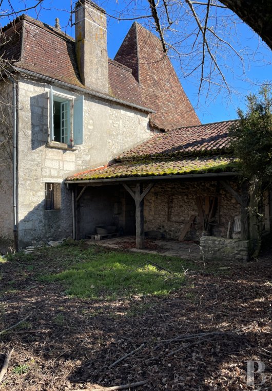 character properties France aquitaine   - 13