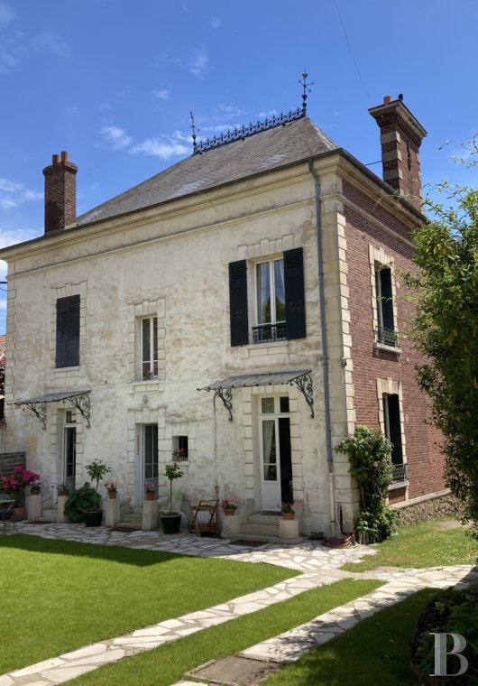 character properties France ile de france village houses - 3