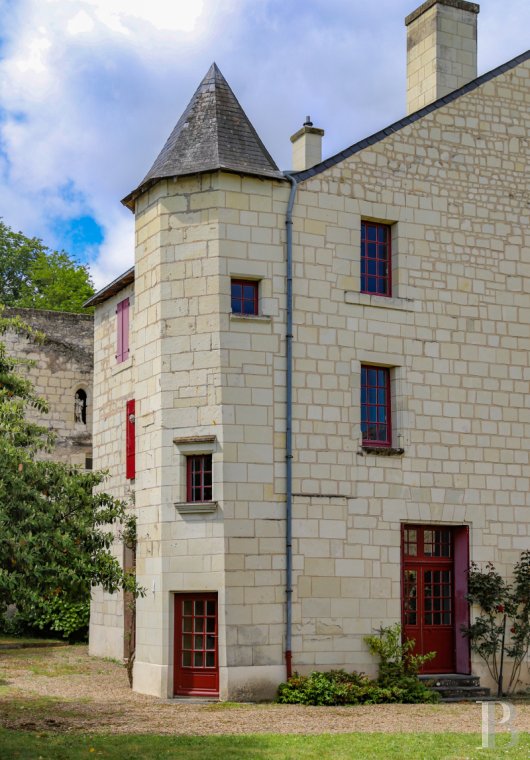 castles for sale France center val de loire   - 3