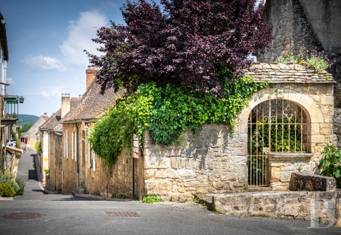 character properties France aquitaine character houses - 1