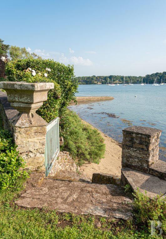 A 12-hectare private island with two houses in Arradon in the Gulf of Morbihan - photo  n°8