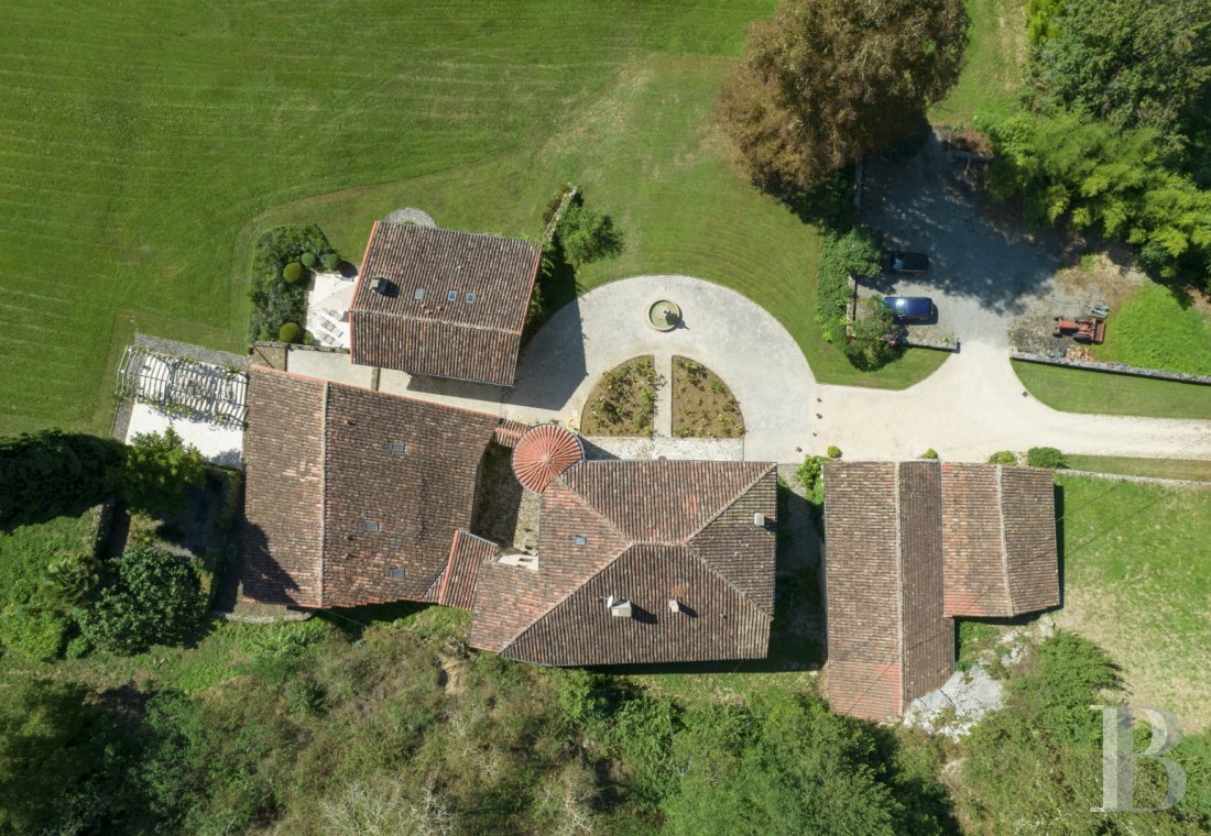 chateaux for sale France midi pyrenees   - 12