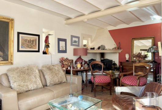 character properties France provence cote dazur   - 4