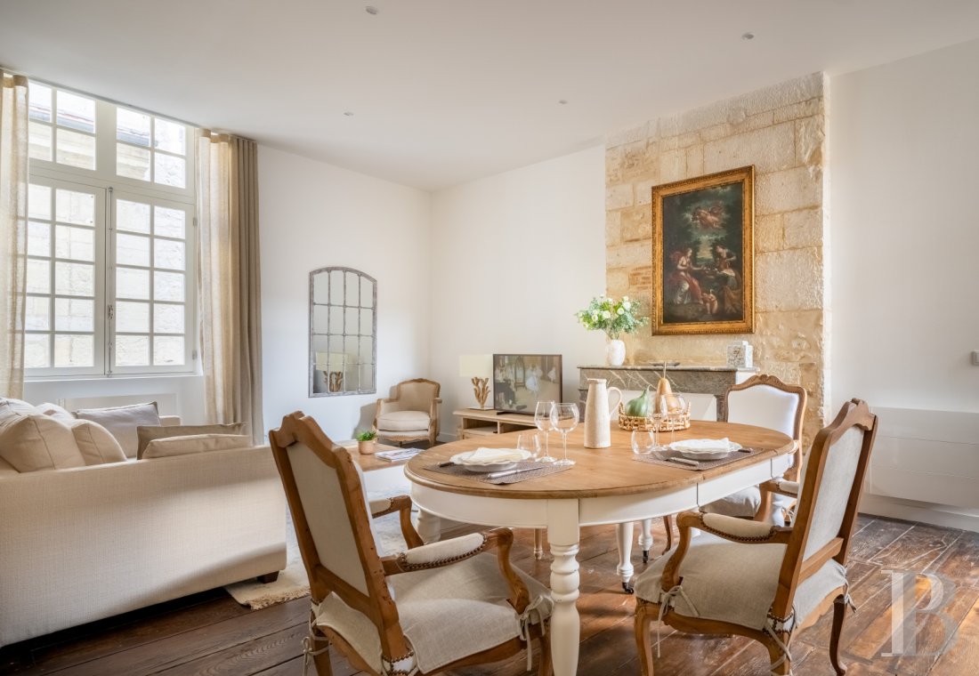 An apartment in a former 16th-century town house in Périgueux, capital of the Périgord Blanc region   - photo  n°8