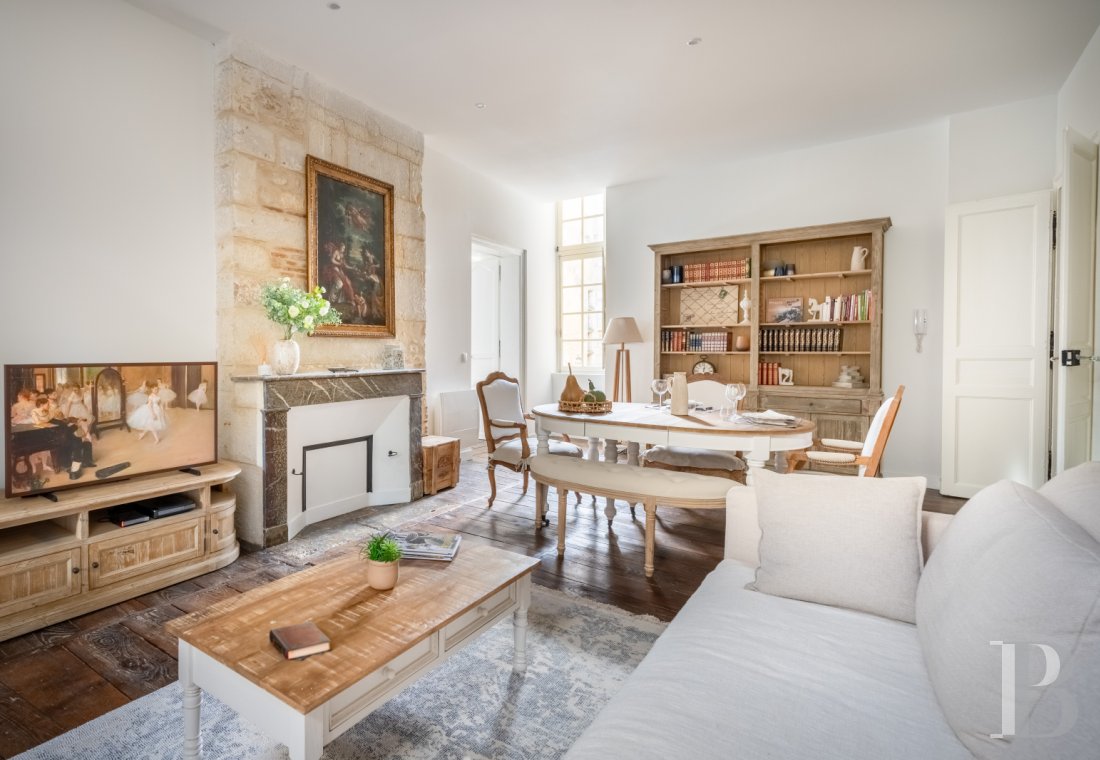 An apartment in a former 16th-century town house in Périgueux, capital of the Périgord Blanc region   - photo  n°10