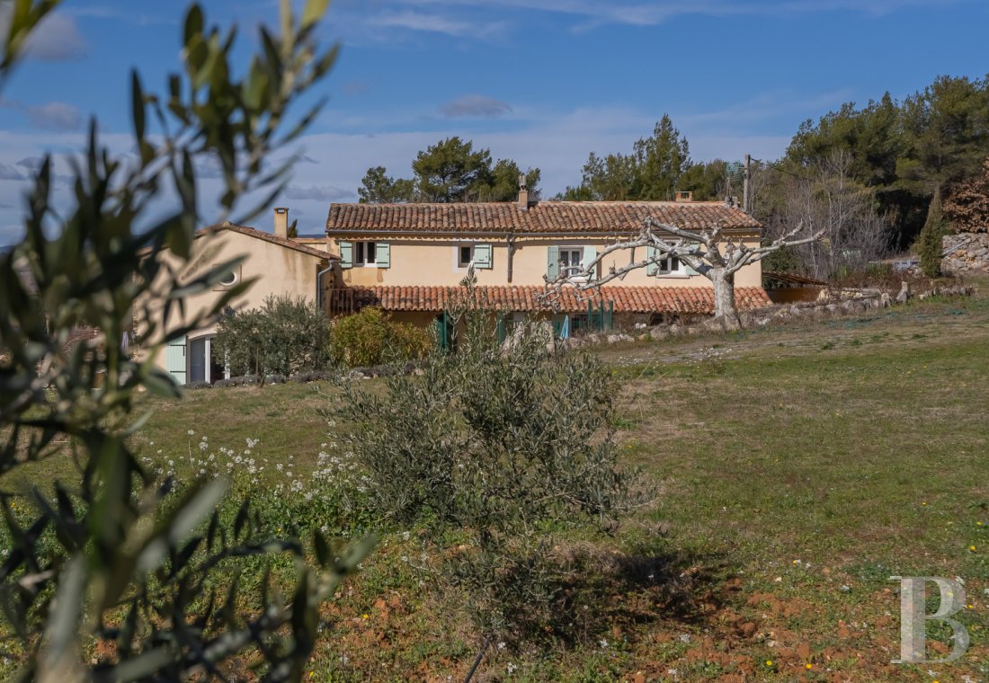character properties France provence cote dazur   - 6
