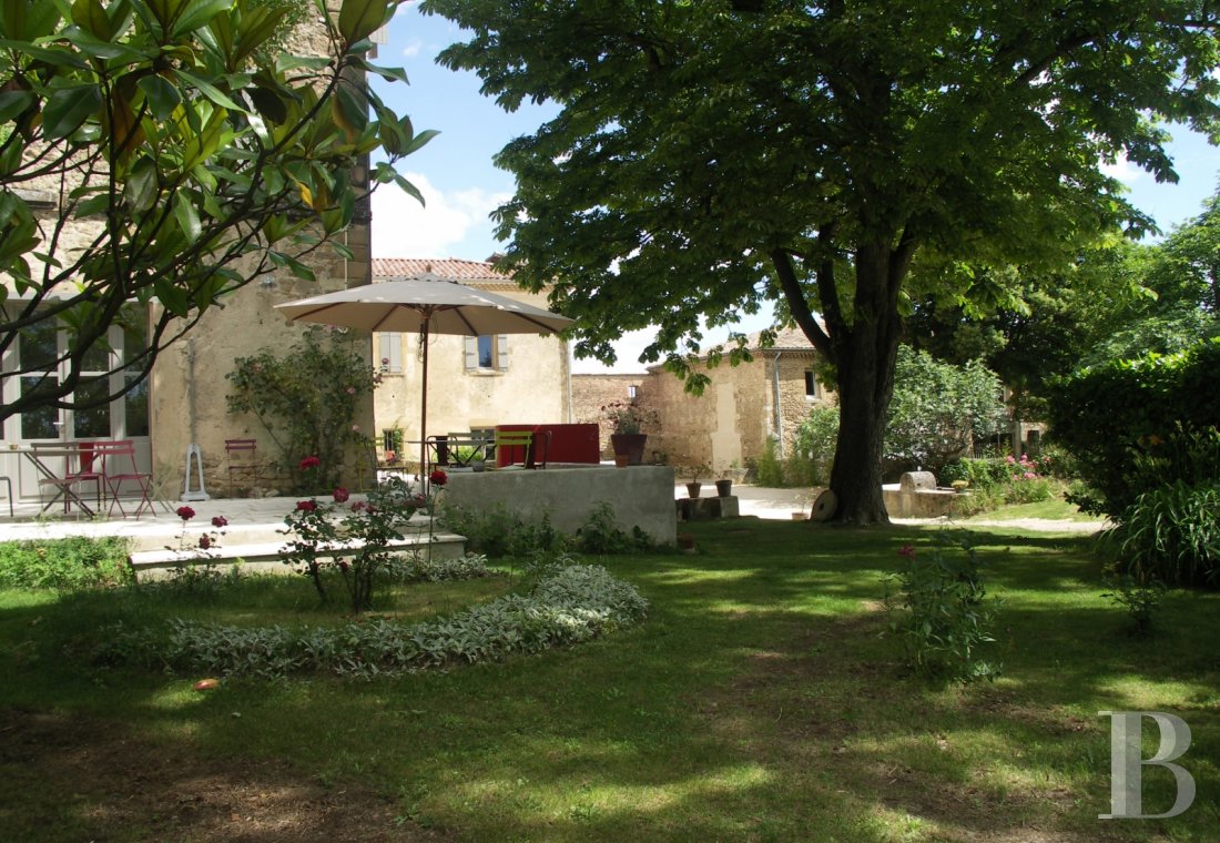 A large house living up to its name in the Provencal Drôme region between Crest and Valence - photo  n°4