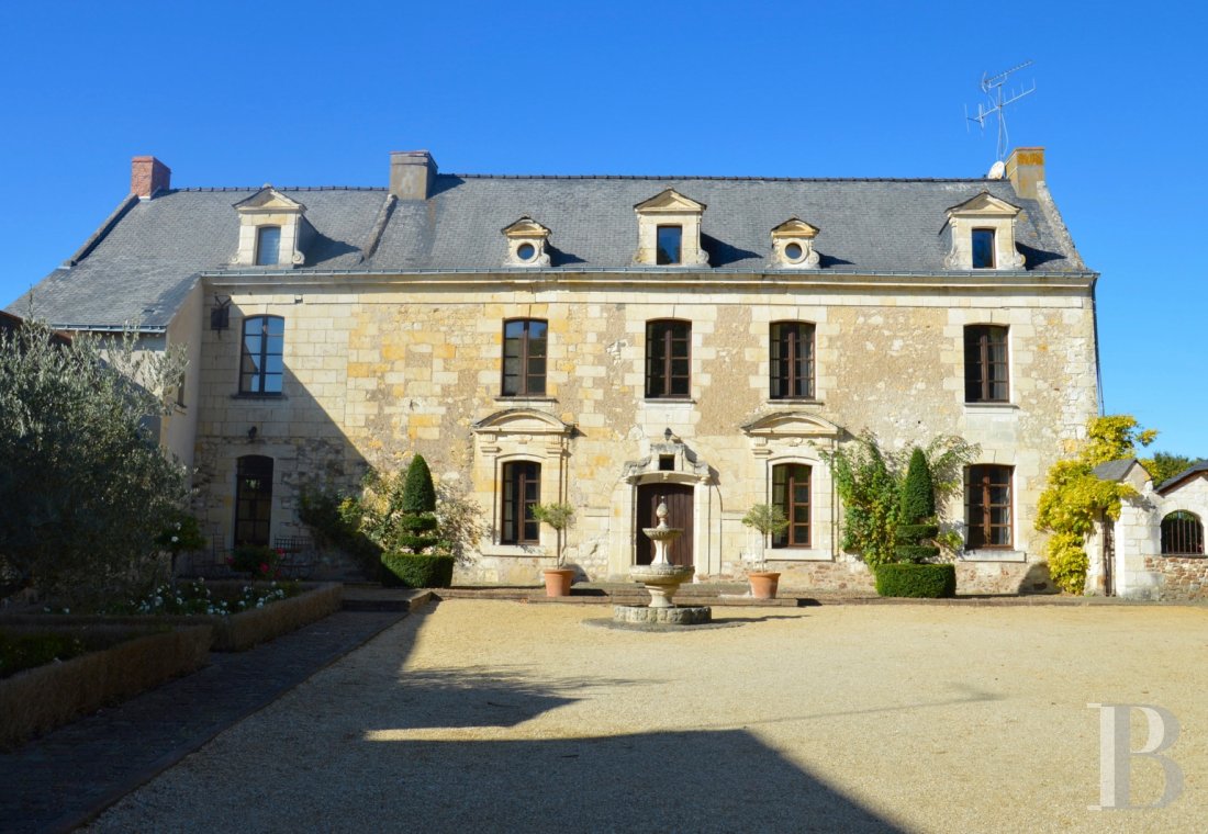 France mansions for sale pays de loire manor house - 1