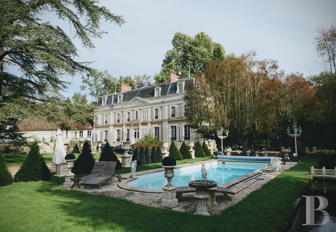An 18th century estate open for holidays on the banks of the Yonne, to the south of Auxerre - photo  n°1