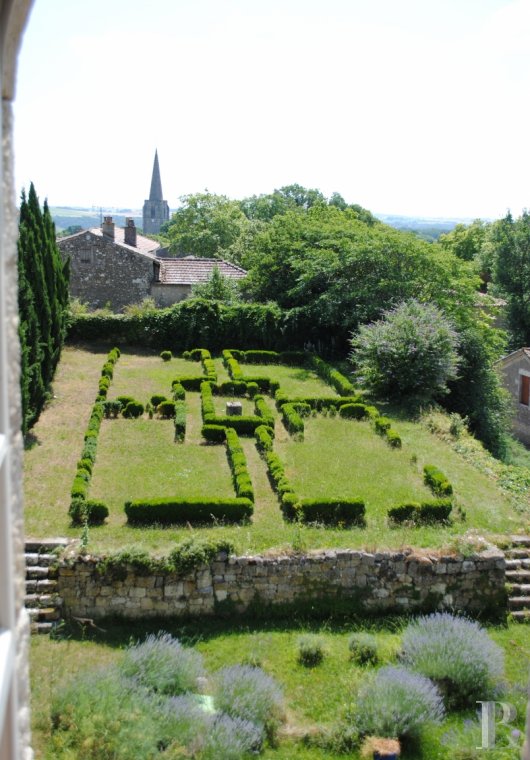 chateaux for sale France midi pyrenees   - 14