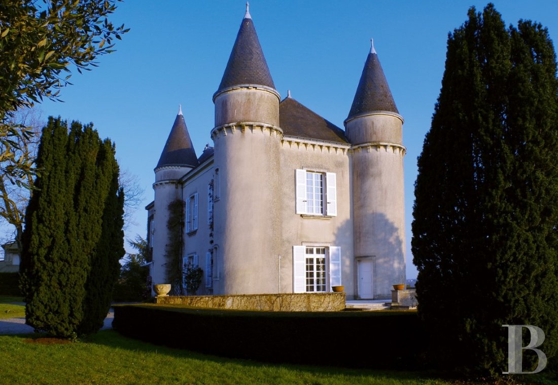 A «troubadour» chateau overlooking the whole valley in Oudon, not far from the Loire estuary - photo  n°15