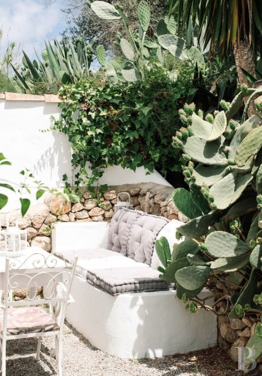 An 18th century «finca» converted into a chic and intimate guesthouse on the island of Ibiza - photo  n°3