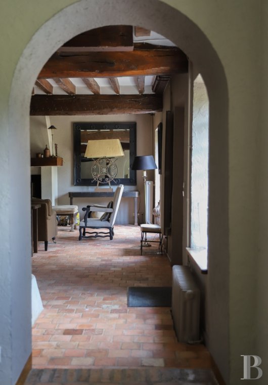 A former water mill at the heart of a vast equestrian estate in the Chevreuse valley - photo  n°27