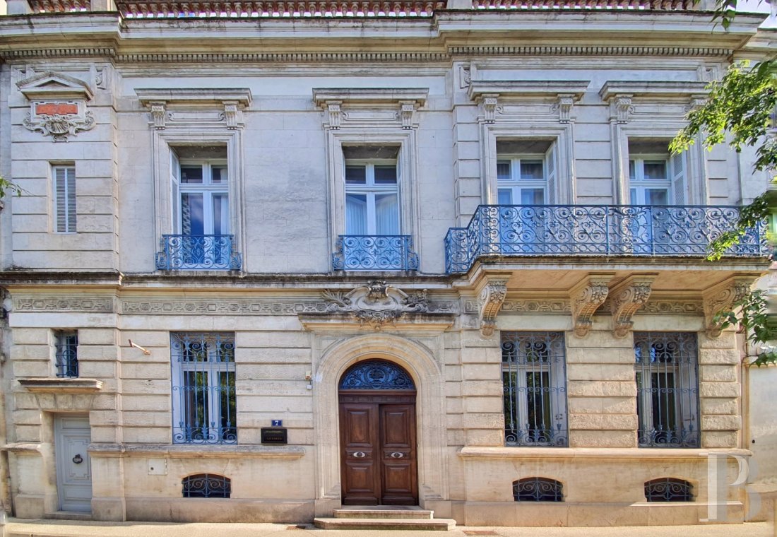 A late 19th century mansion in Arles designed by a famous city architect - photo  n°1