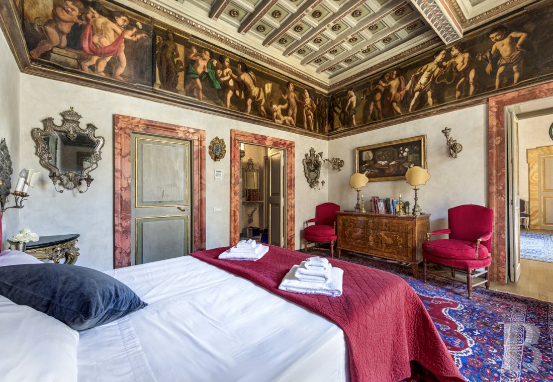 An apartment in a 16th century palazzo very close to Piazza Navona in Rome - photo  n°15