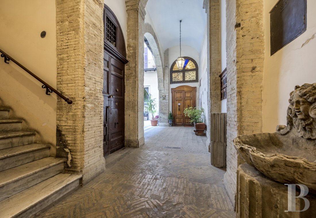 An apartment in a 16th century palazzo very close to Piazza Navona in Rome - photo  n°3