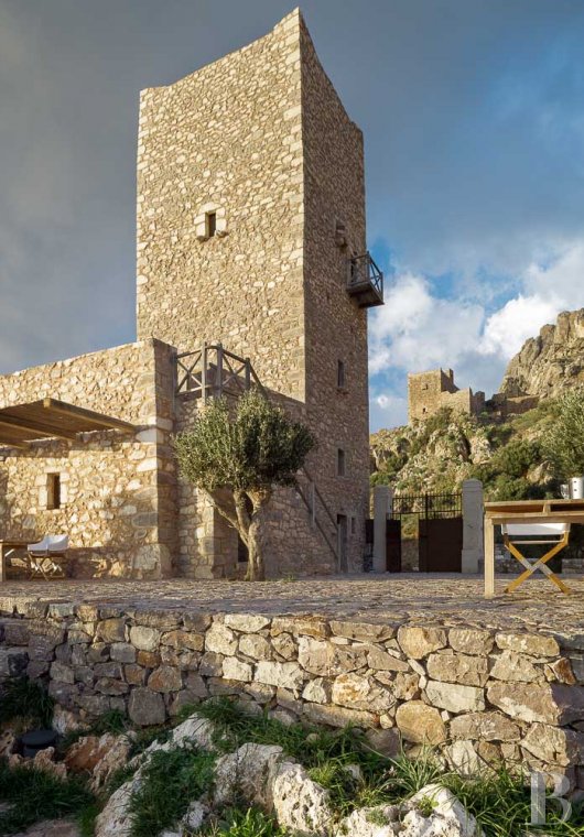 An old tower house transformed into an intimate hotel with expansive views of the Mani peninsula, to the south of the Peloponnese - photo  n°7