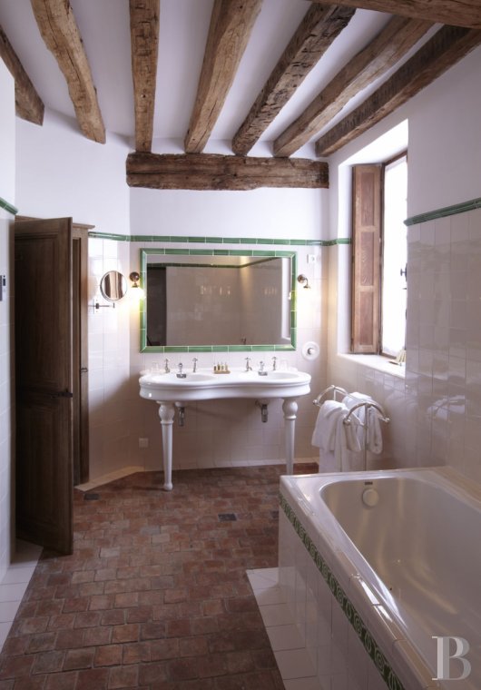 A guesthouse and spa like no other,  just an hour and a half from Paris in the heart of the Puisaye region - photo  n°26