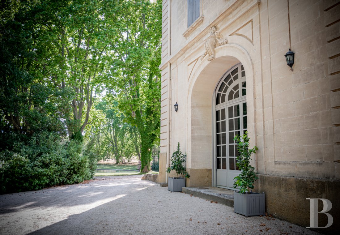 A vast 18th century chateau with a twenty-four hectare park between Aix-en-Provence and Salon-de-Provence - photo  n°9