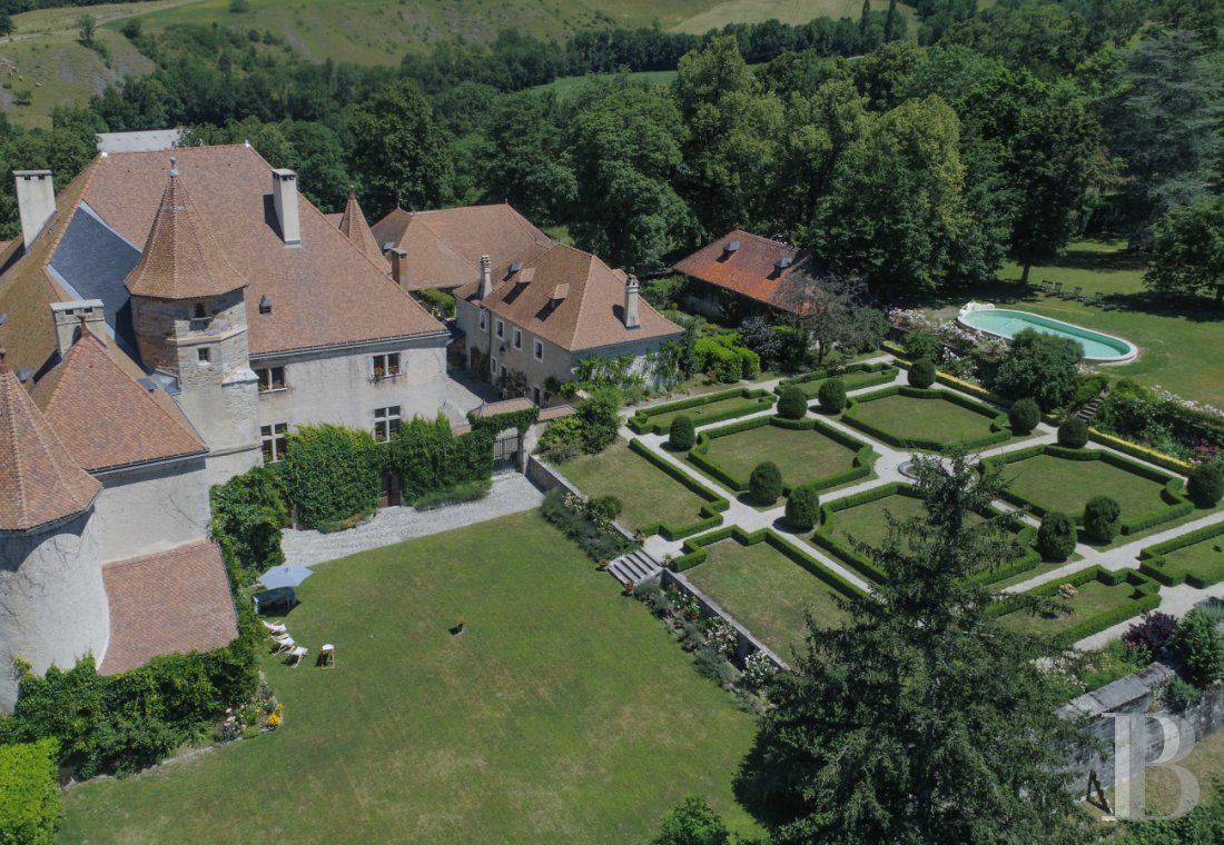 chateaux for sale France rhones alps   - 1