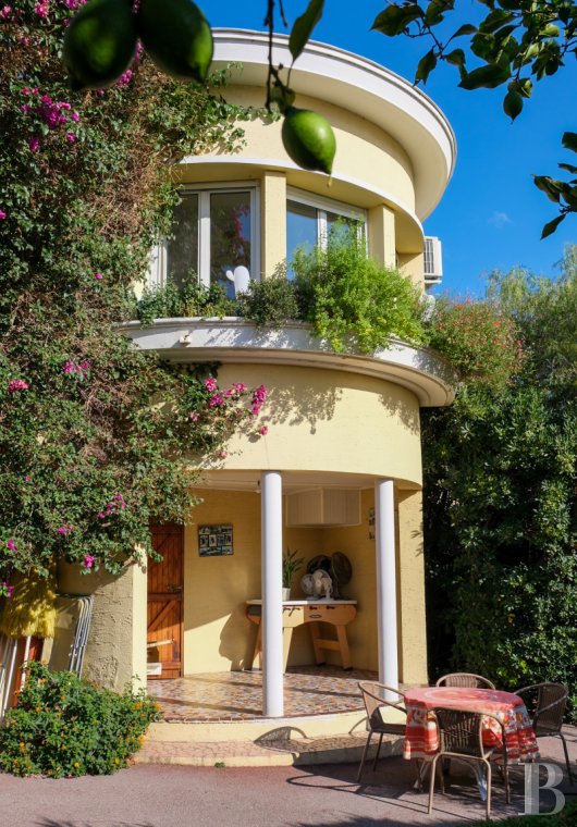 Character houses for sale - provence-cote-dazur - A 1950’s villa with a private jetty on the river Loup  20 minutes from Nice, and 500 m from the seaside