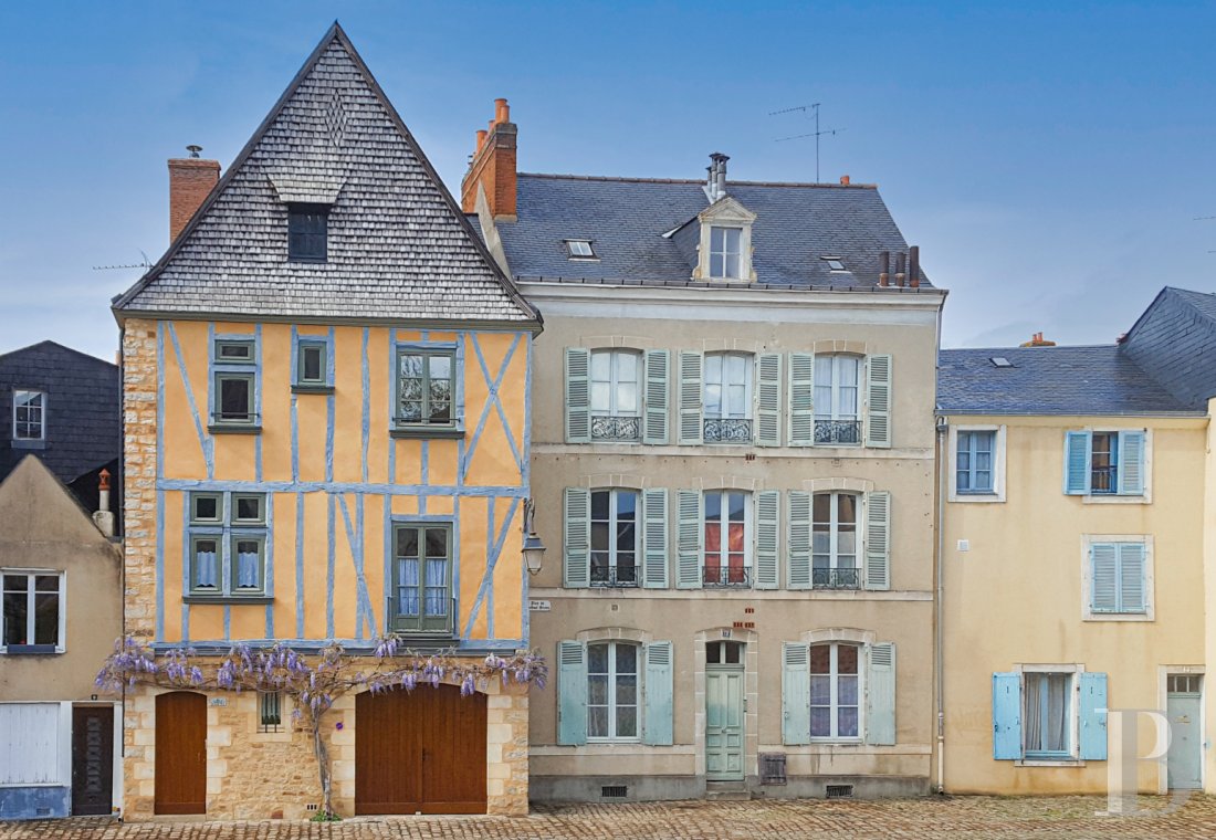 character properties France pays de loire character houses - 1