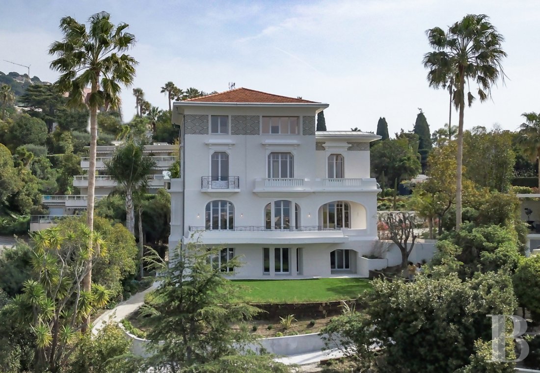 Mansion houses for sale - provence-cote-dazur - The revival of an Art Deco style villa  overlooking Cannes Bay
