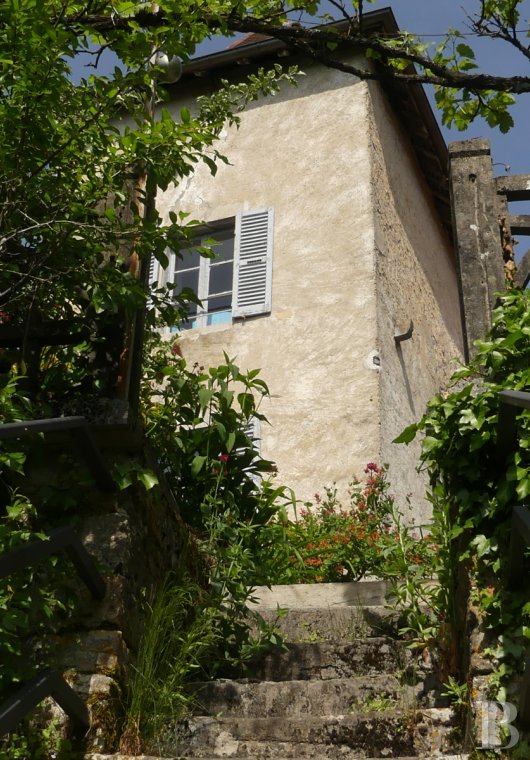 character properties France franche comte   - 3